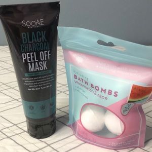 Bath bomb and face mask bundle